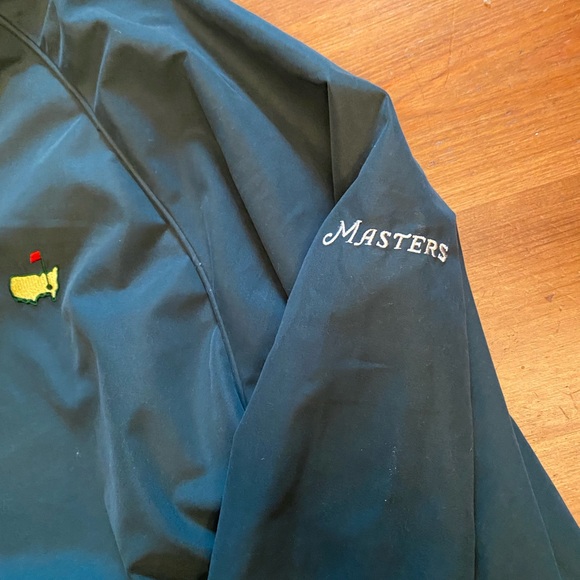 Masters Collection v-neck windbreaker - Picture 5 of 7